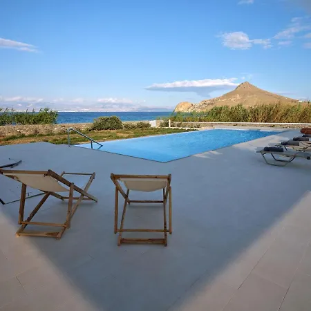 La Waterfront Villa